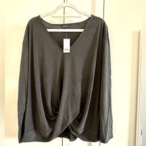 Banana republic twist front long sleeve top. New with tags. Size L